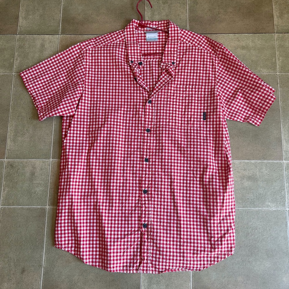 Large Columbia Short Sleeve Dress Shirt
